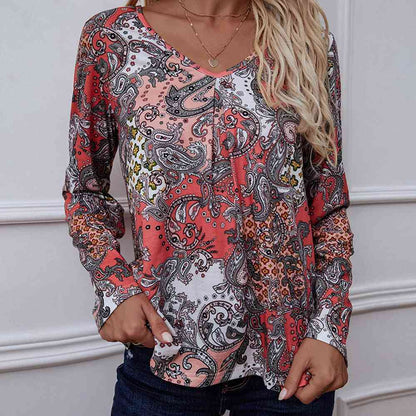 Blusa estampada de manga larga con cuello en V