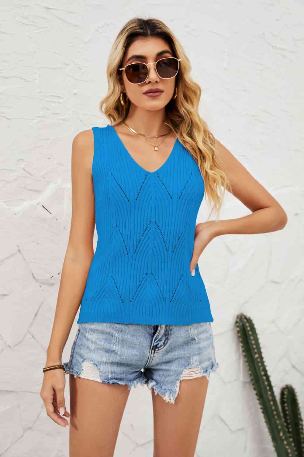 Top de punto calado con cuello en V