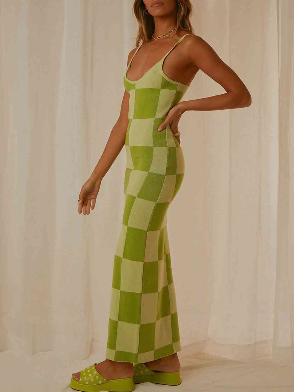 Vestido estilo suéter largo con tirantes finos