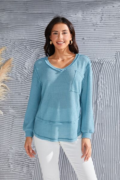 Blouse à col en V en tricot gaufré avec poche poitrine