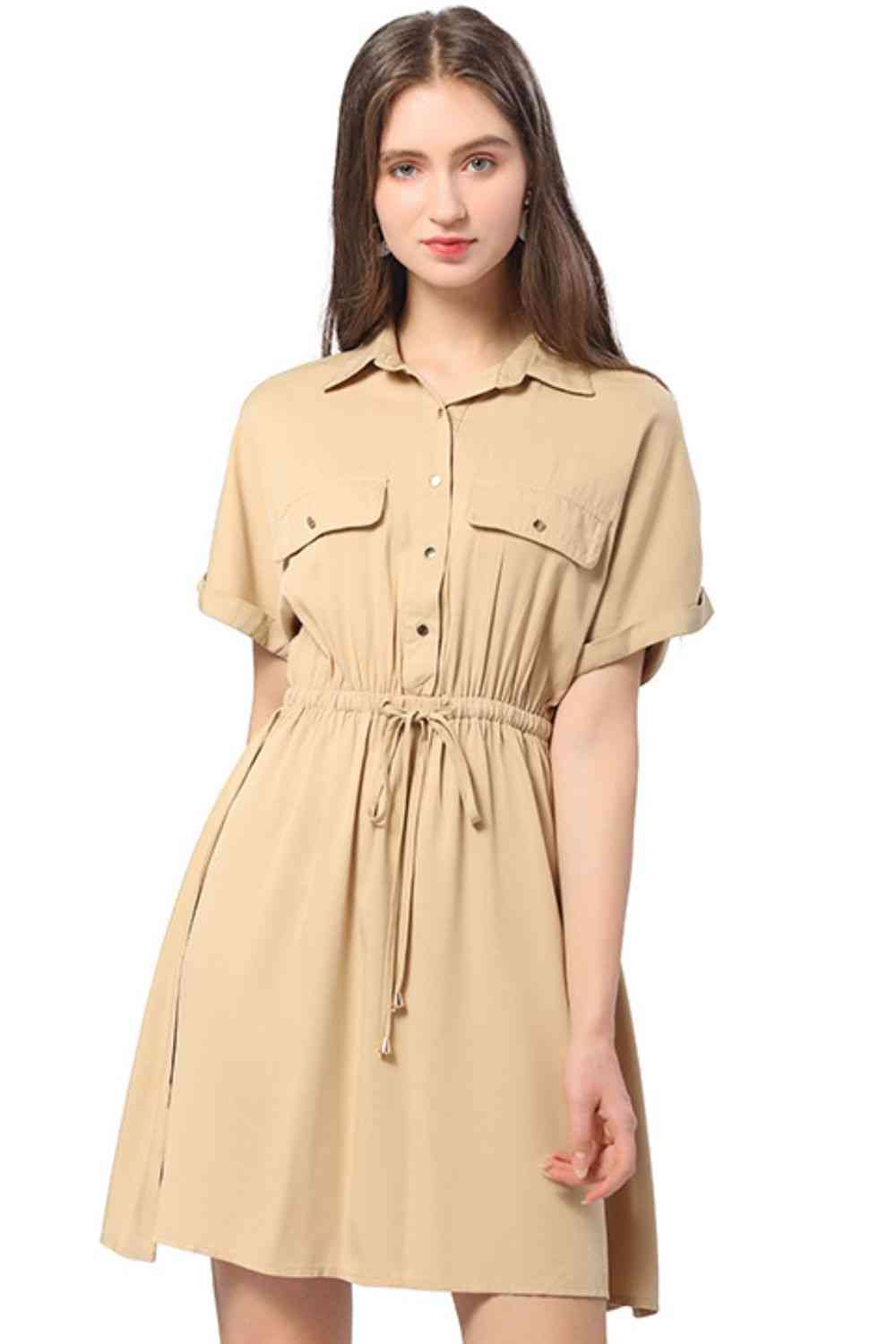 Robe chemise à manches courtes et demi-bouton avec cordon de serrage à la taille