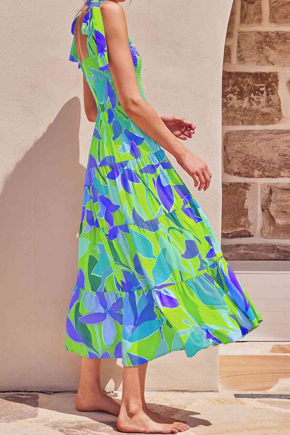 Vestido midi fruncido con estampado floral y hombros anudados