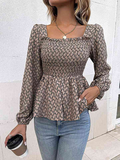 Blusa estampada de manga larga con cuello cuadrado