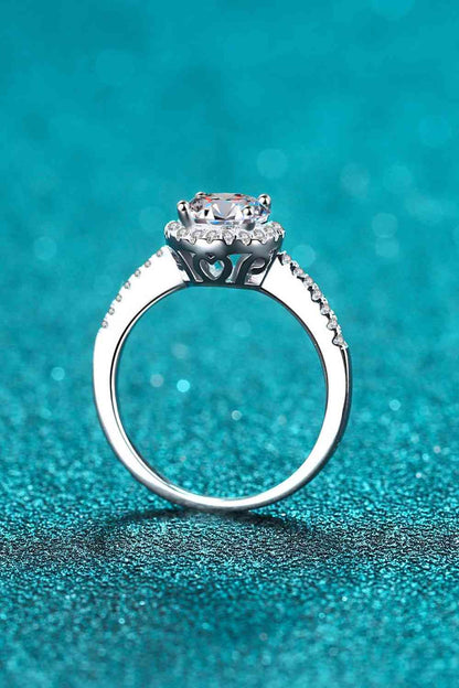 Bague Moissanite prête à afficher