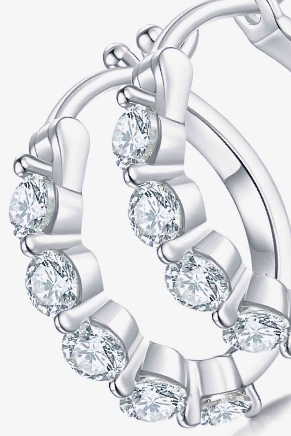 Boucles d'oreilles adorées en argent sterling 925 moissanite 1 carat