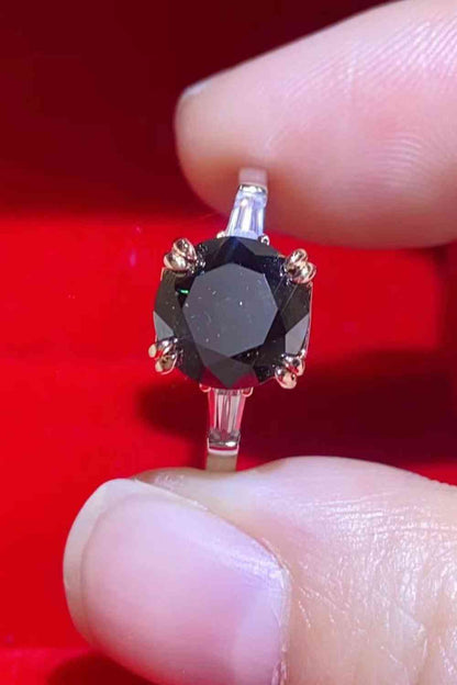 Anillo chapado en platino con moissanita negra de 2 quilates