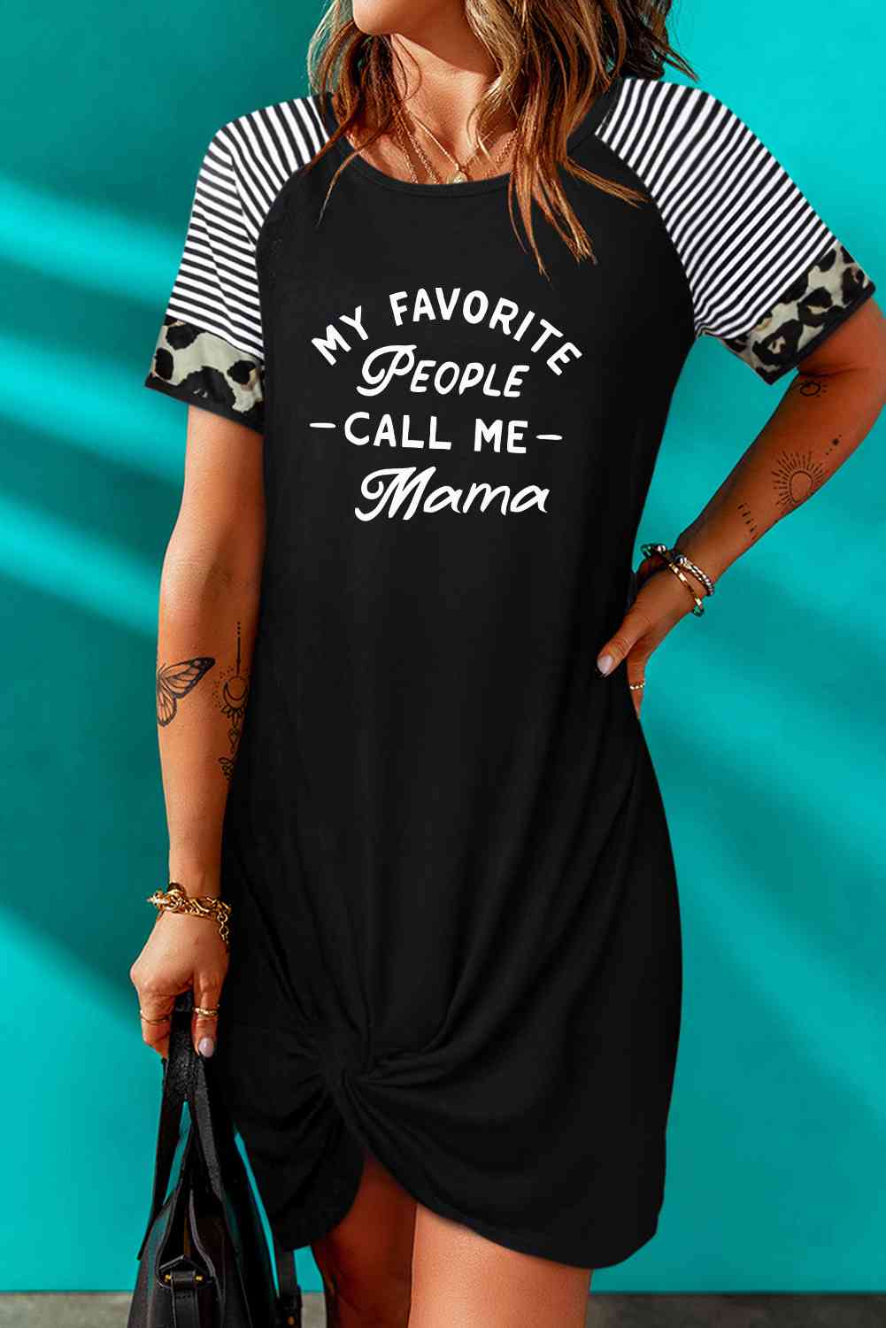 Robe torsadée à manches courtes et slogan graphique