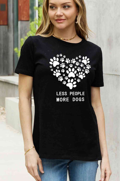 Simply Love Camiseta de algodón con estampado de corazón de tamaño completo MENOS PERSONAS MÁS PERROS Simply Love