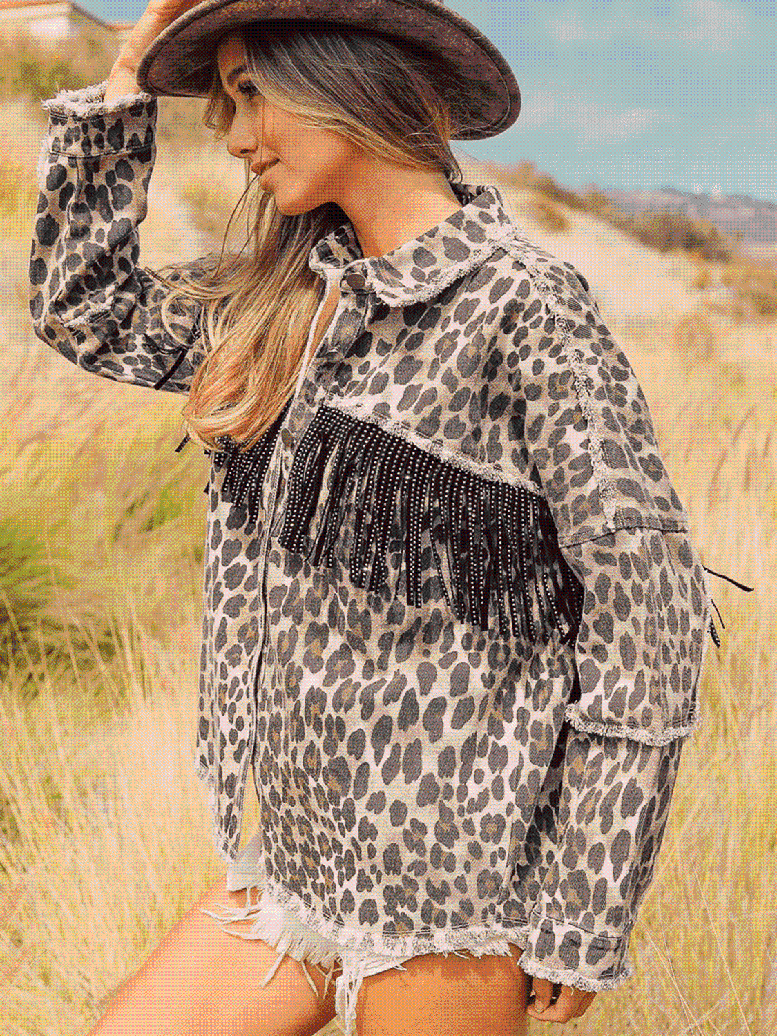 Veste en jean à col et détail léopard à franges