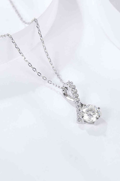 Collier avec pendentif moissanite 1 carat pour occasions spéciales