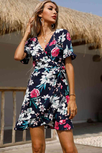 Robe surplis florale nouée à manches volantées