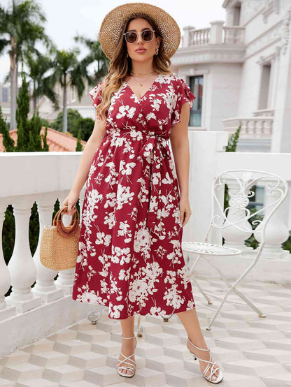 Robe Mi-longue Florale à Taille Nouée et Col Surplis de Grande Taille