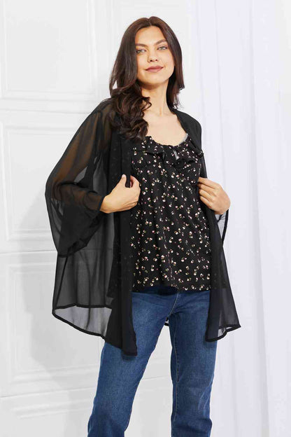 Melody Just Breathe Kimono en mousseline de soie pleine taille en noir