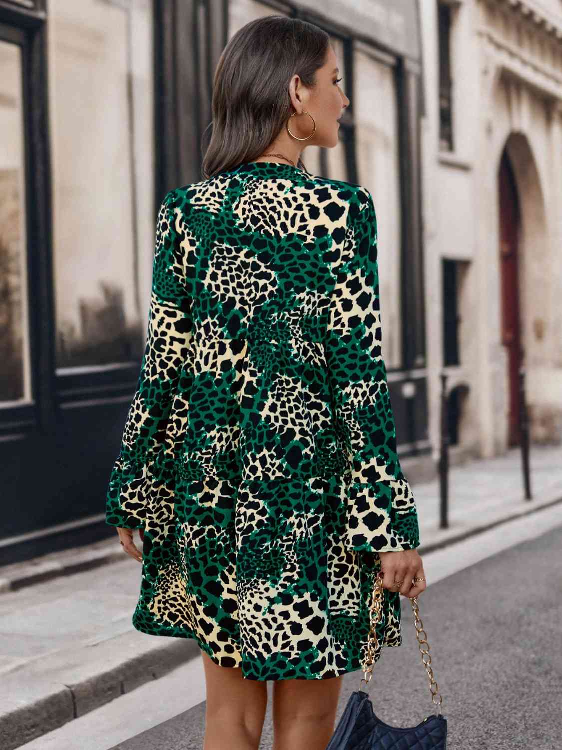 Vestido de manga larga con muescas de leopardo