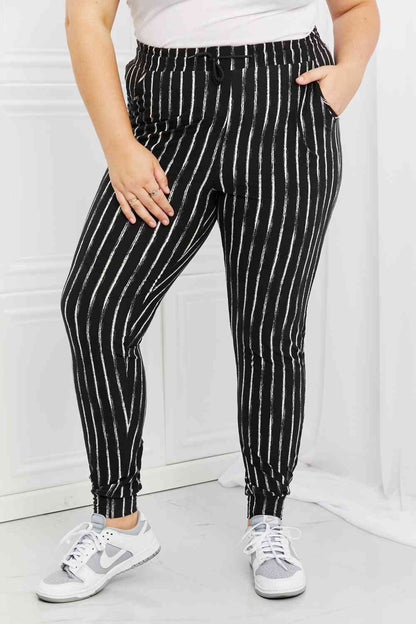 Leggings Depot Stay en joggers de tamaño completo