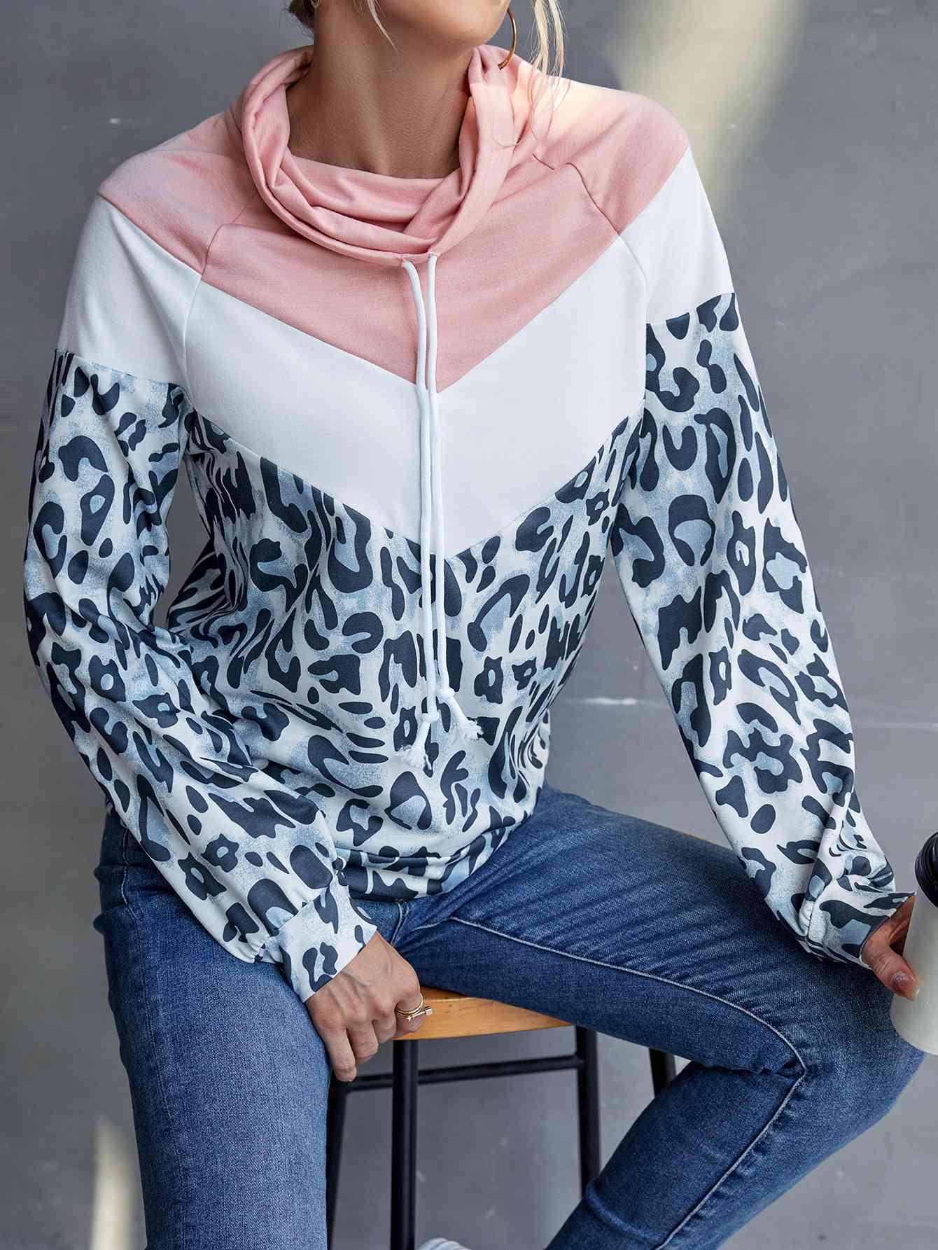 Sweat-shirt léopard à cordon de couleur