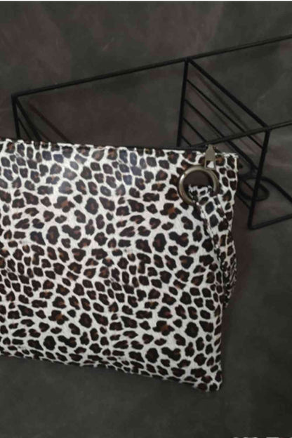 Clutch de piel sintética con estampado de leopardo