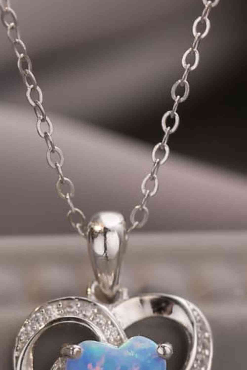 Collier pendentif coeur opale