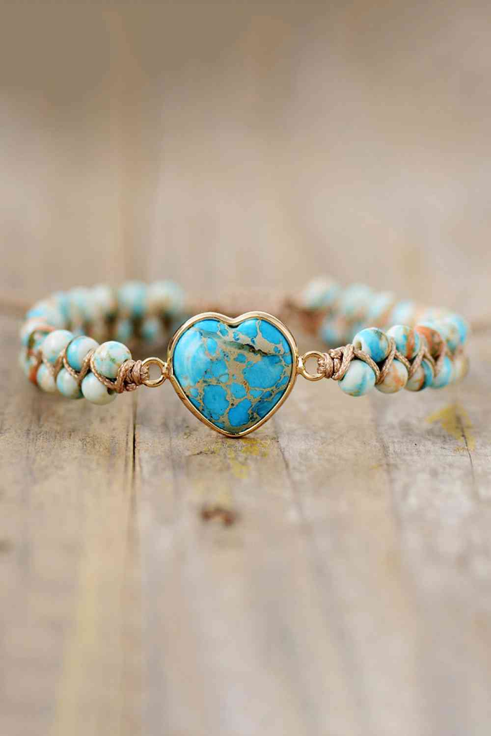 Pulsera de piedra natural hecha a mano con forma de corazón