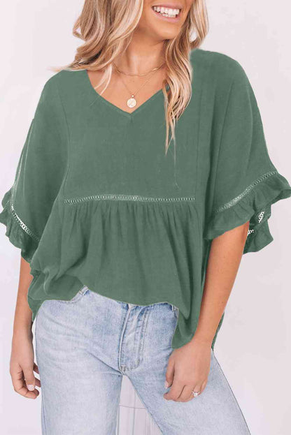 Blusa babydoll con cuello en V y mangas con volantes