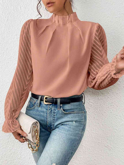 Blusa de manga con volante y cuello simulado