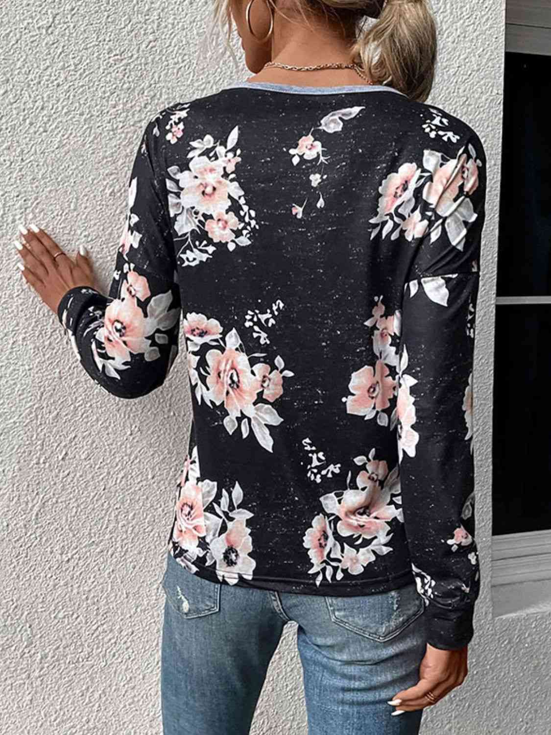 Sweat-shirt contrasté à imprimé floral et col rond, épaules tombantes