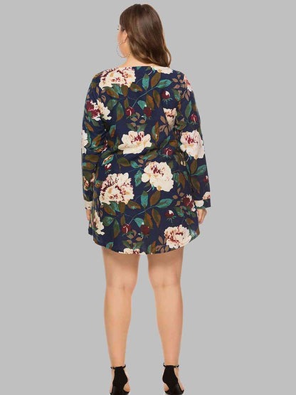 Mini-robe florale à manches longues pleine taille