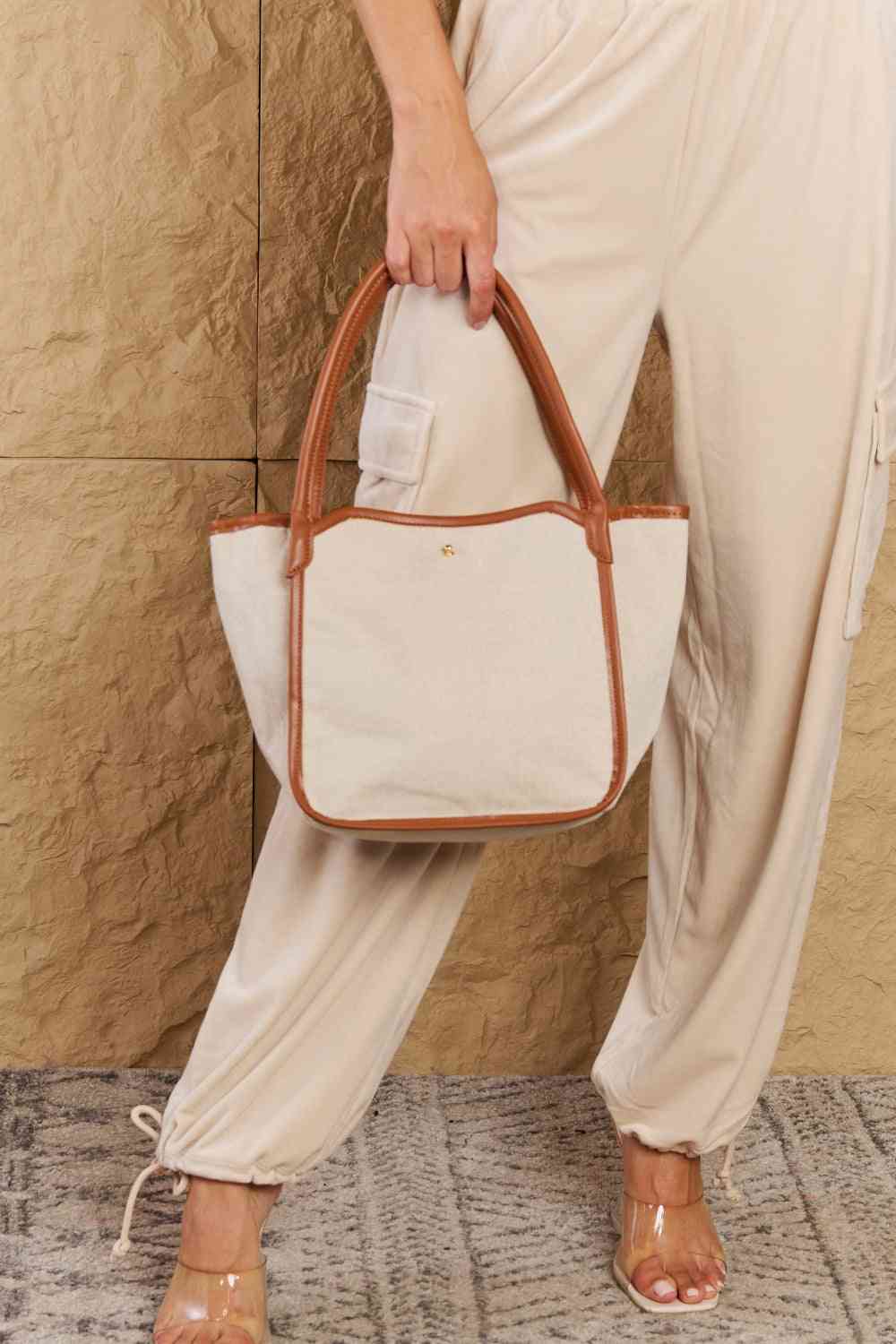 Bolso tote Fame Beach Chic con ribete de piel sintética en ocre