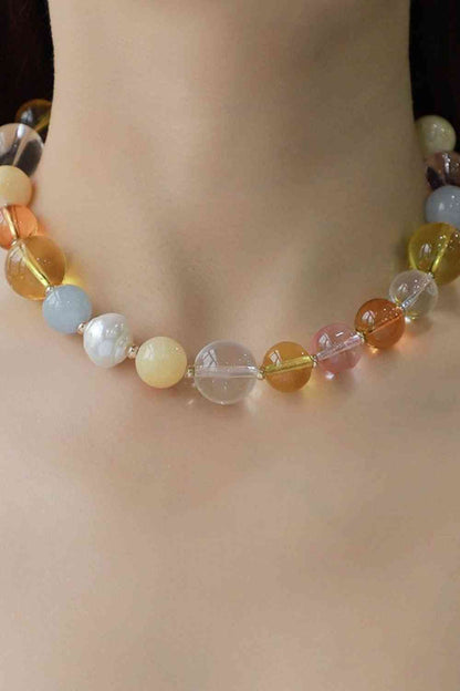 Collier de perles multicolores