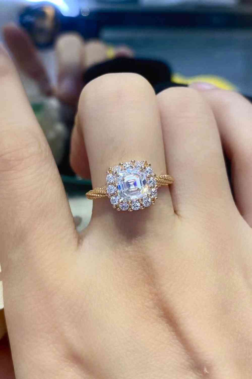 Bague torsadée moissanite 1 carat