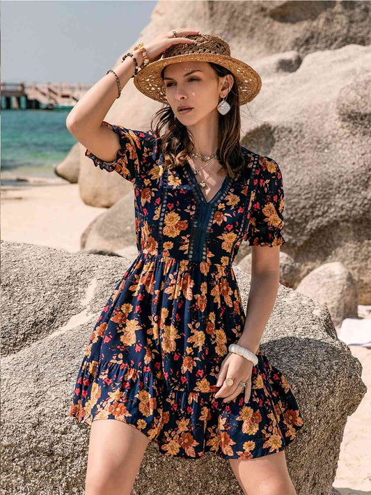 Robe Foral à col en V, manches à volants et ourlet à volants