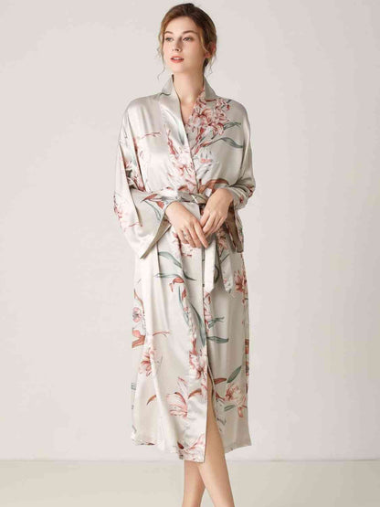 Robe florale à manches longues et taille nouée