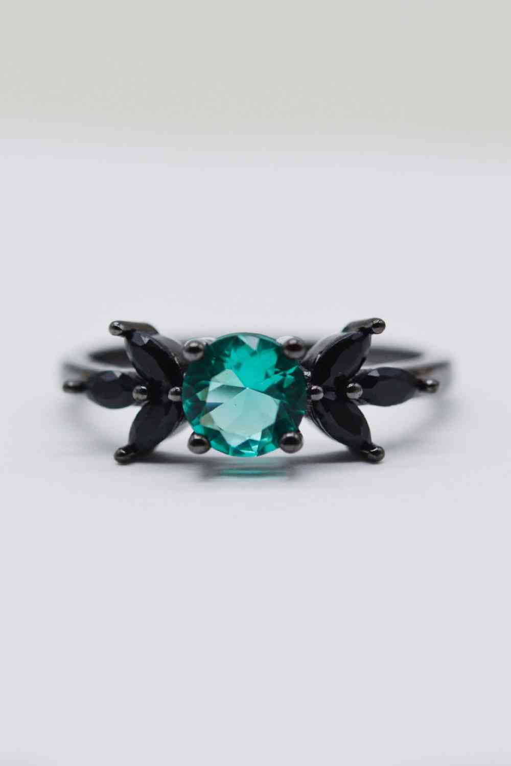 Anillo Hoja de Circón Azul Paraiba