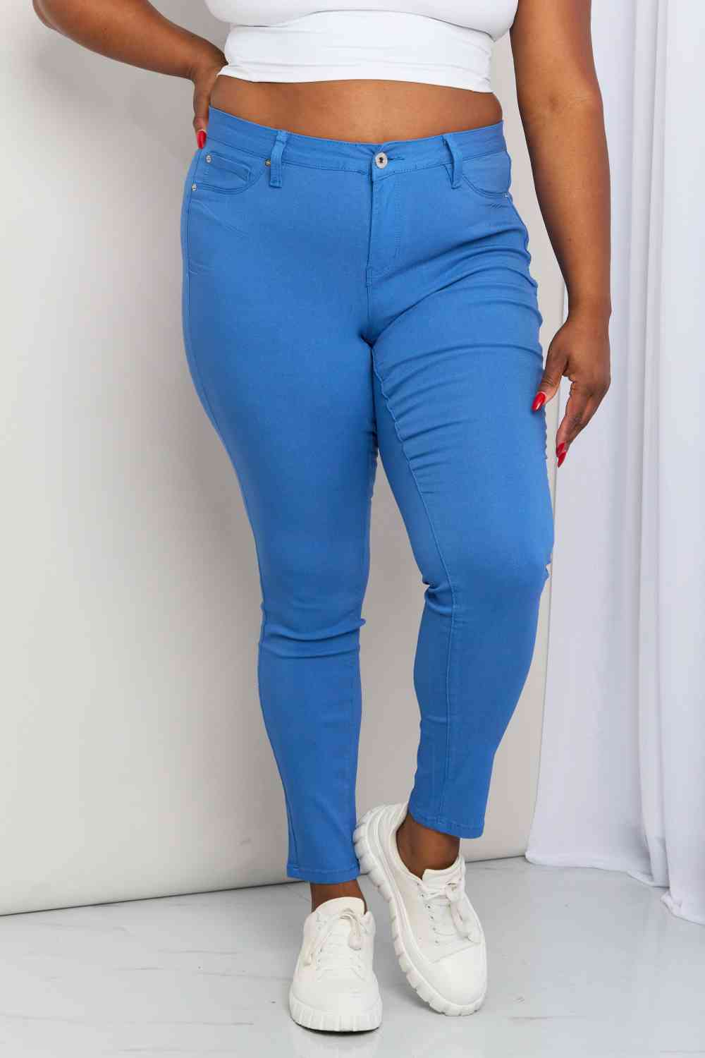 YMI Jeanswear Kate Hyper-Stretch Jean skinny taille moyenne pleine taille en bleu électrique