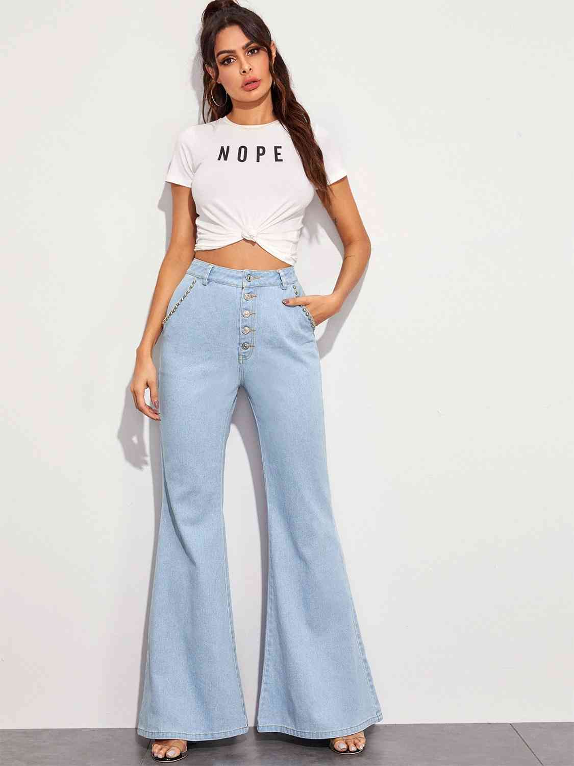 Jeans anchos con bragueta de botones