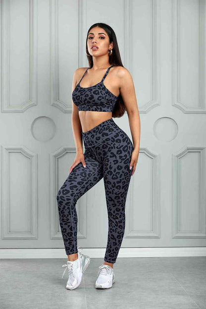 Ensemble soutien-gorge de sport et leggings à découpe léopard