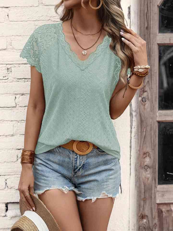 Blusa de manga corta con cuello en V