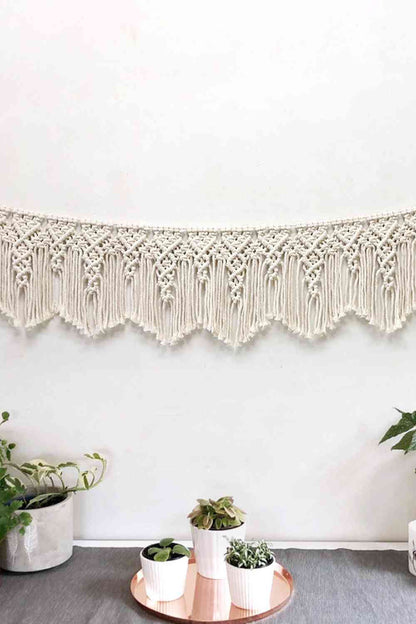 Decoración colgante de pared con flecos de macramé