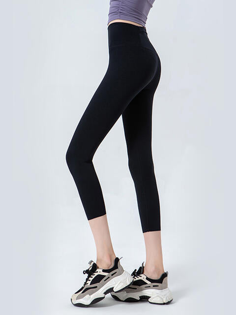 Leggings deportivos recortados con cintura ancha