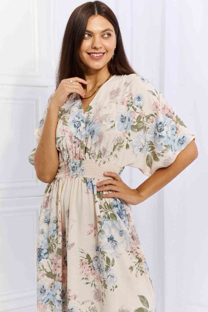 Robe longue florale fine et élégante OneTheLand