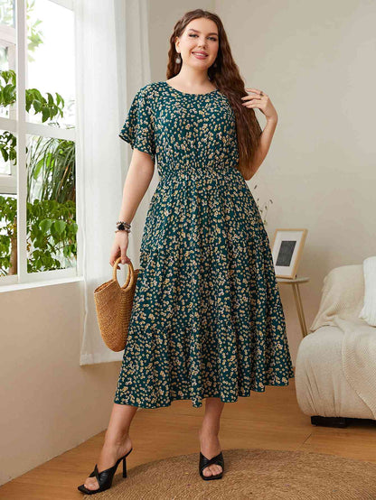 Robe Midi Florale à Col Rond et Manches Courtes de Grande Taille