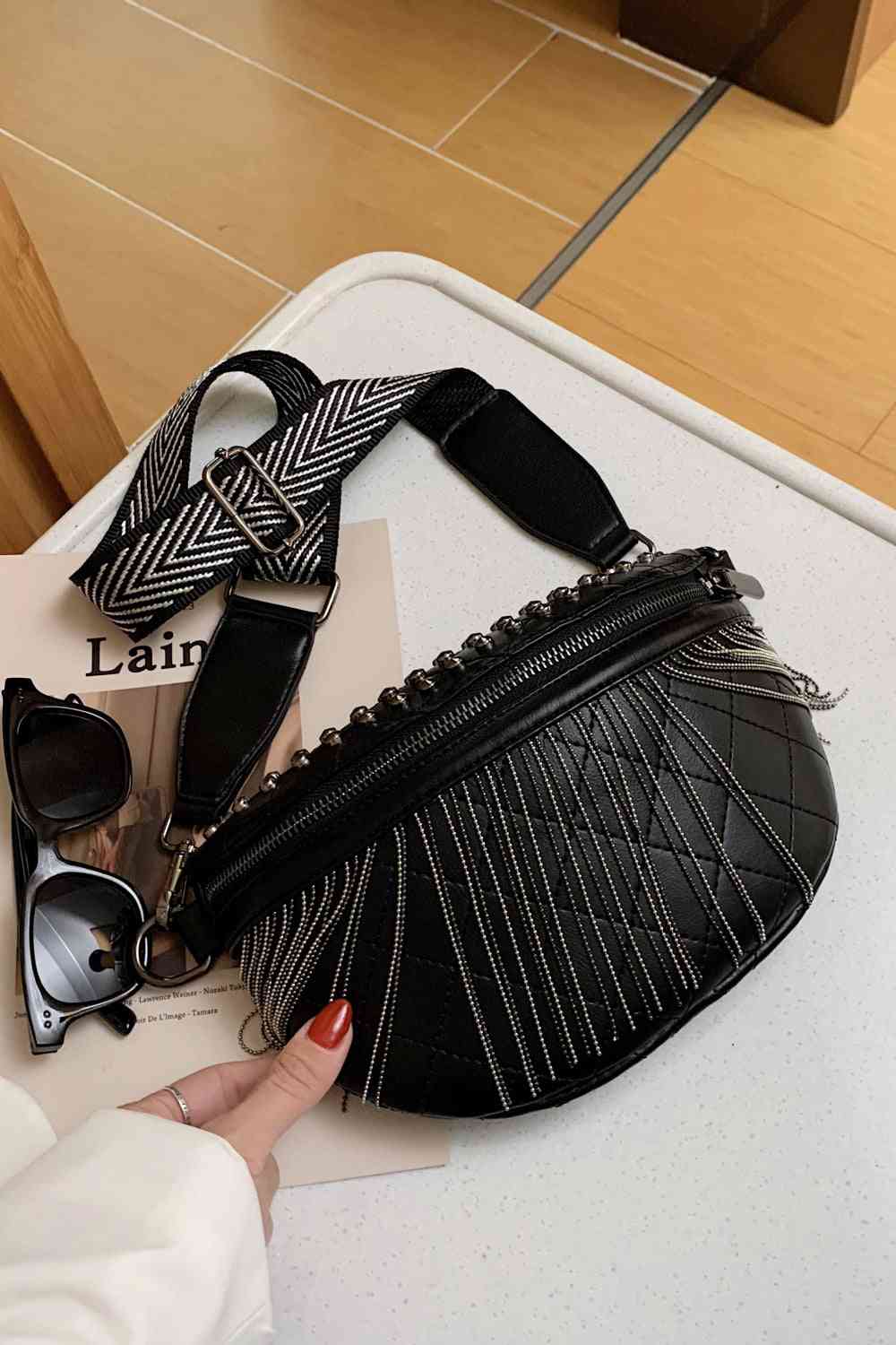 Sac à bandoulière clouté en cuir PU avec franges