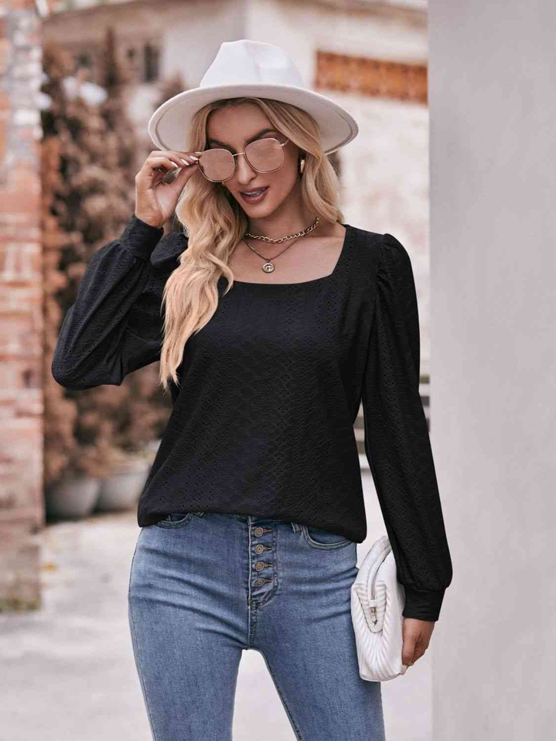 Blusa con mangas abullonadas y cuello cuadrado con ojales de Double Take