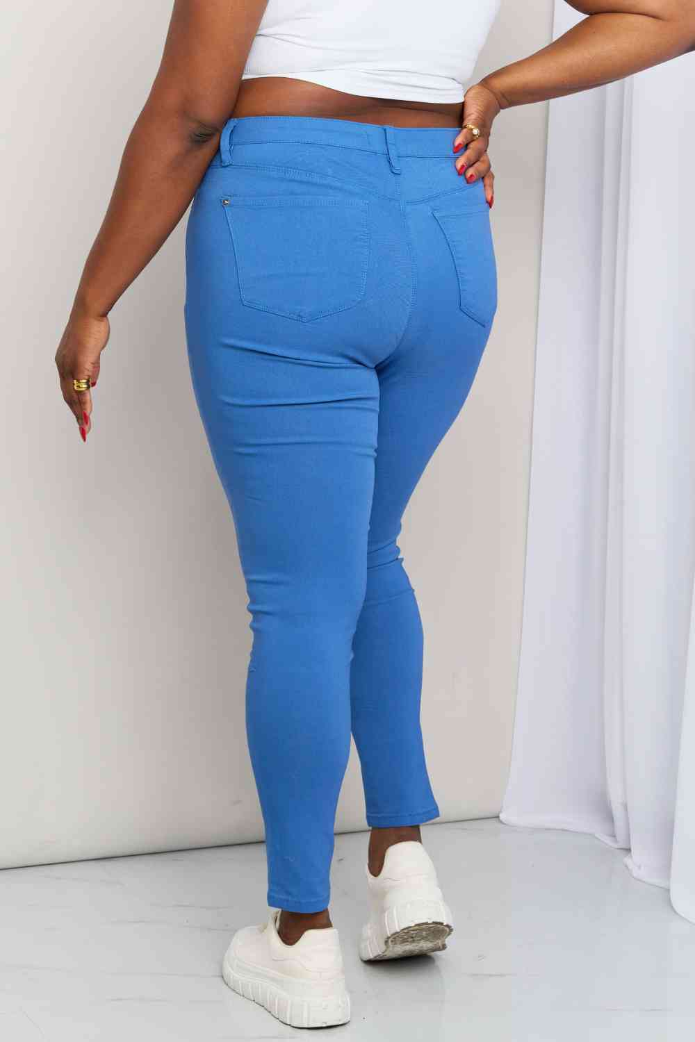YMI Jeanswear Kate Hyper-Stretch Jean skinny taille moyenne pleine taille en bleu électrique