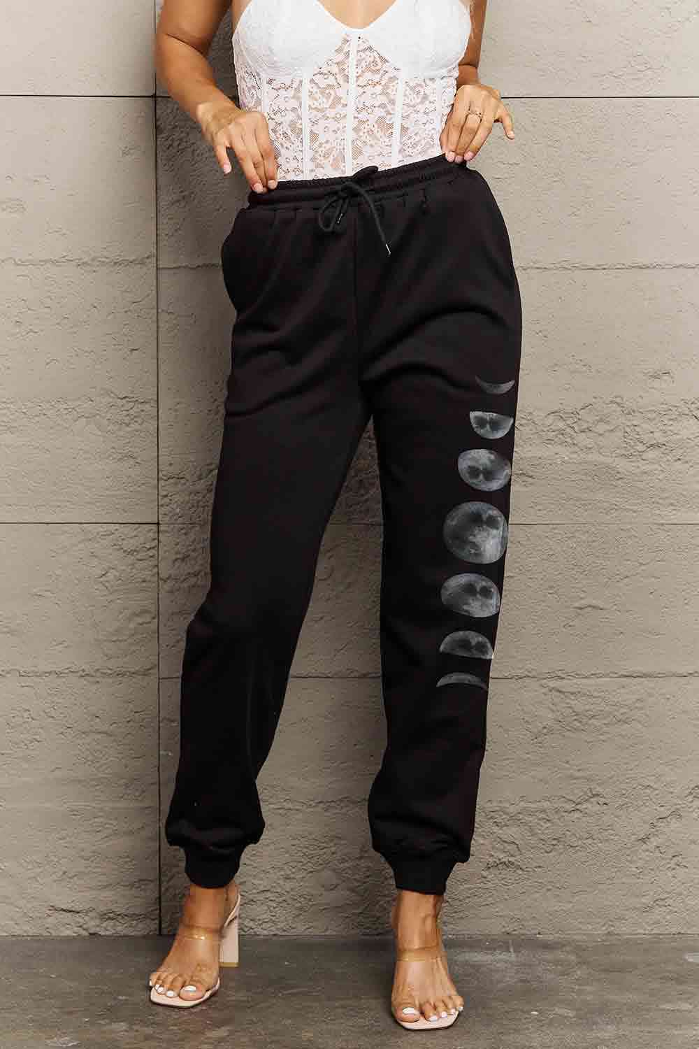 Pantalones deportivos de talla grande con gráfico de fase lunar de Simply Love