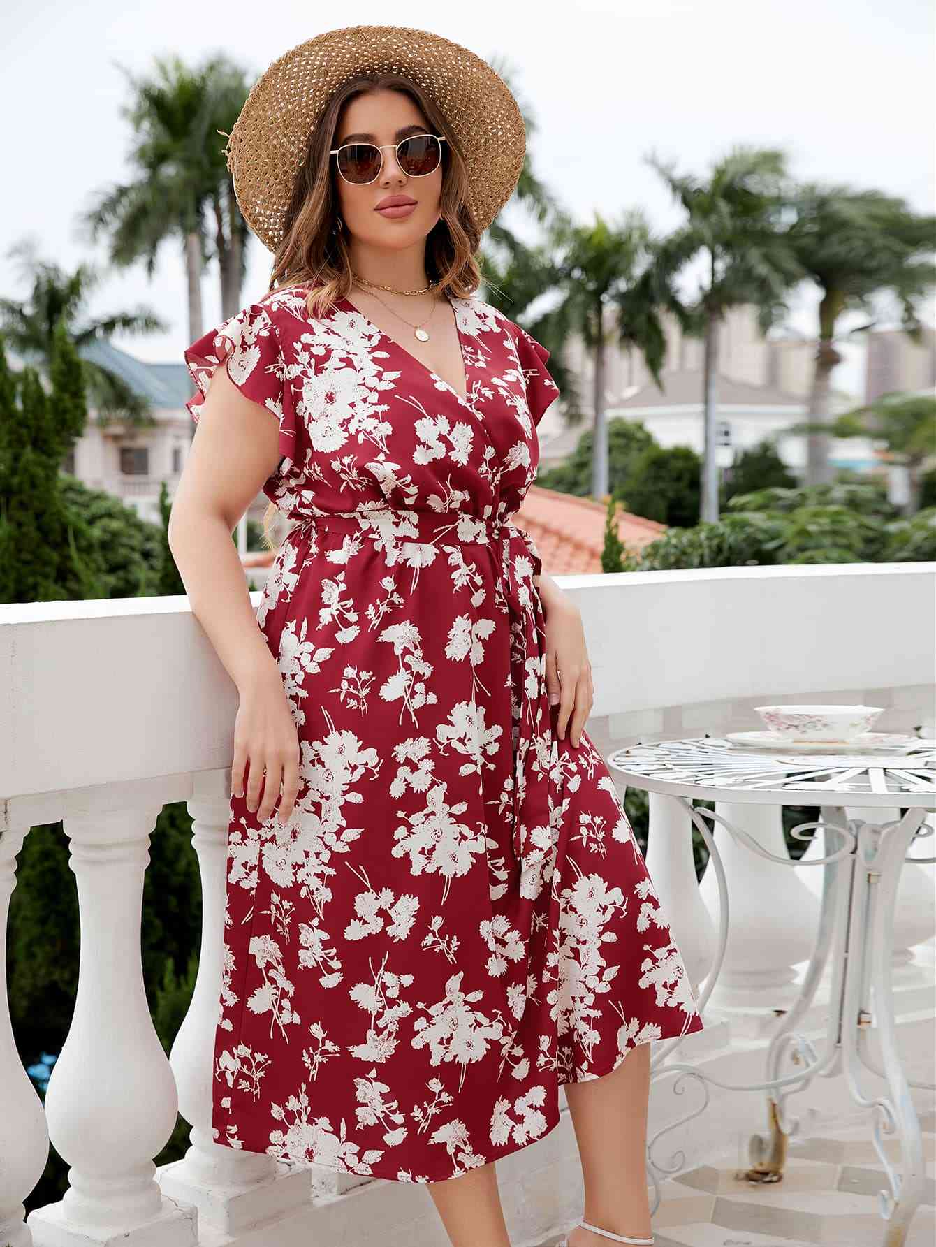 Vestido midi con cuello sobrepelliz y cintura con lazo floral de talla grande