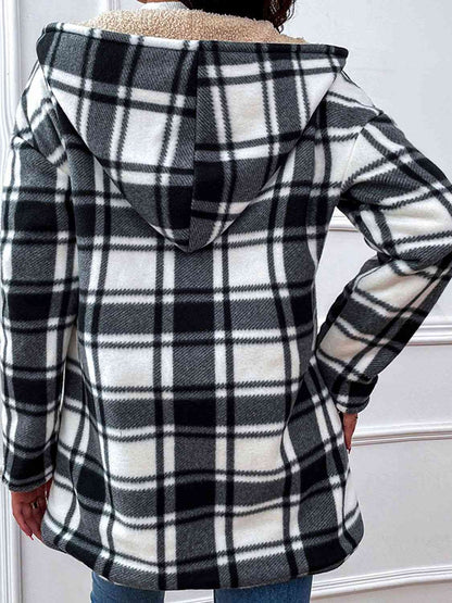 Manteau long à capuche et carreaux