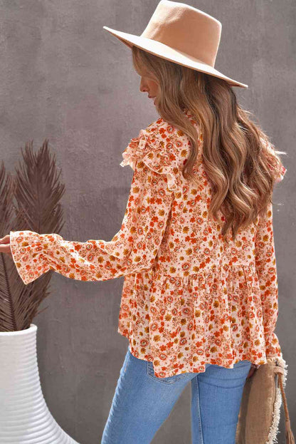 Blusa floral con ribete de encaje y mangas con volantes y volantes