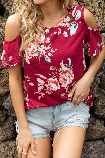 Top floral con cuello redondo y hombros descubiertos