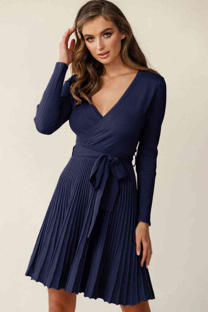 Robe plissée à surplis et à nouer à la taille